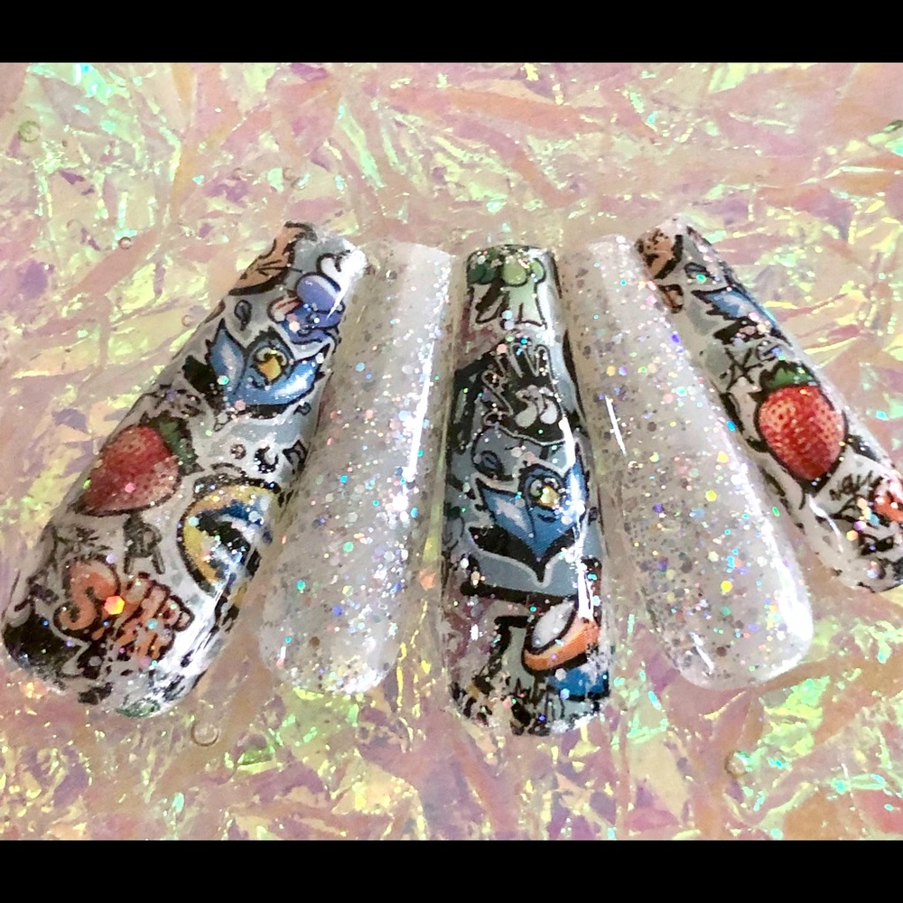 Graffiti/sparkle press on nails